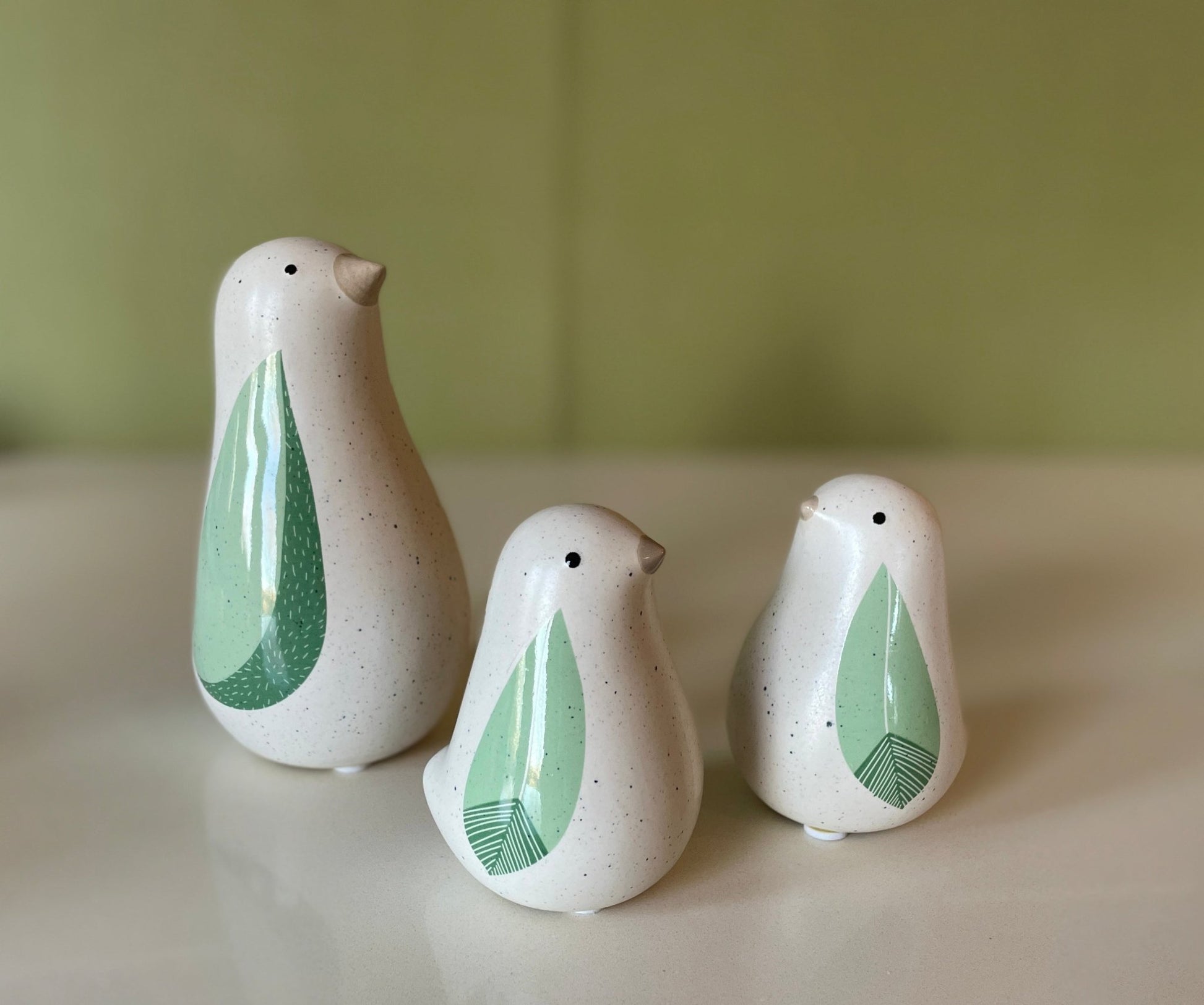 Ceramic Bird Figurines in Refreshing White and Green - Perfect Relaxation and Tranquility for Your Home Decor - Simplidecor