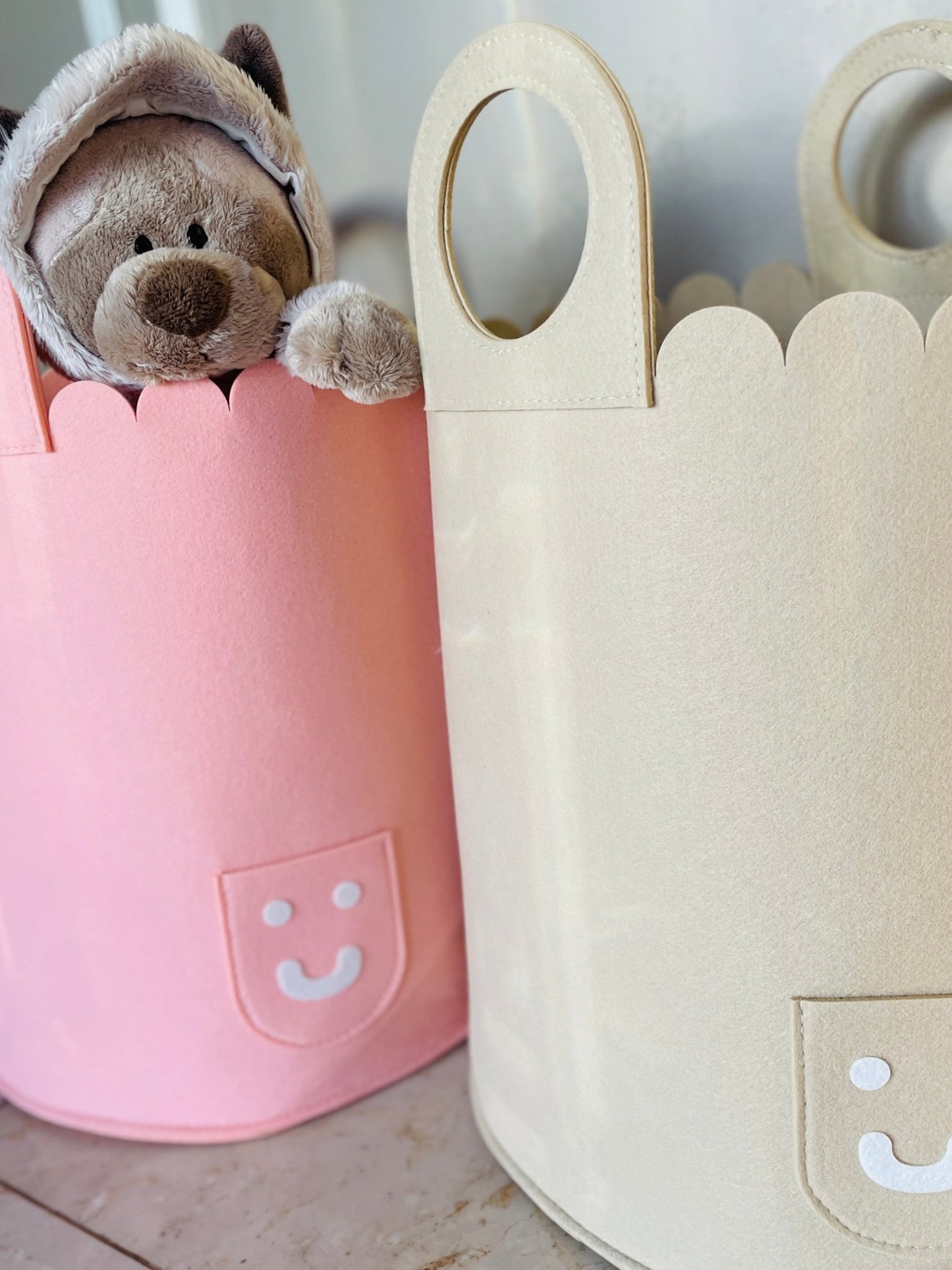 Cheerful Kids' Felt Storage Basket: Round Handle in Soft Pink, Beige, and Yellow. Foldable Design with Ample Space for a Tidy and Playful Room. Perfect for Children's Room Organization - Simplidecor