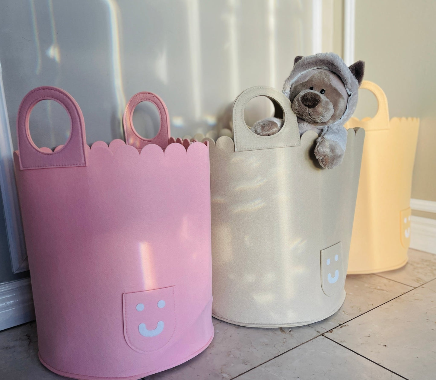 Cheerful Kids' Felt Storage Basket: Round Handle in Soft Pink, Beige, and Yellow. Foldable Design with Ample Space for a Tidy and Playful Room. Perfect for Children's Room Organization - Simplidecor