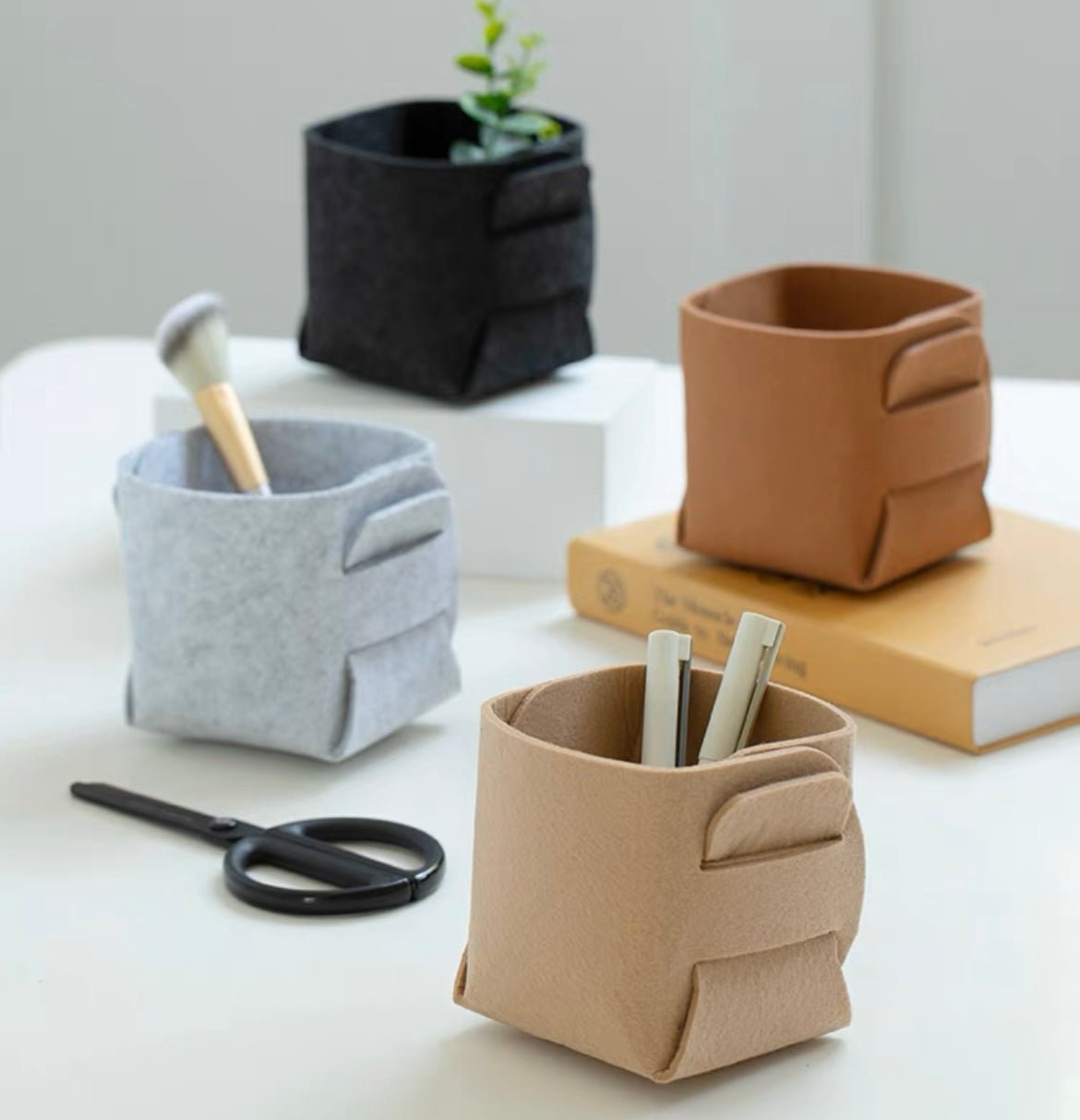 Chic and Minimal: Personalized Small Felt Storage Bin – A Stylish and Versatile Organizer for Home and Office (101010cm) - Simplidecor