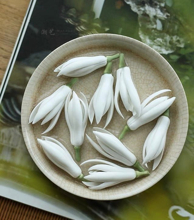 Elegance in Bloom: Handcrafted Ceramic Incense Holders with White Magnolia and Jasmine – Petite Treasures for Tranquil Spaces and Thoughtful Gifts - Simplidecor