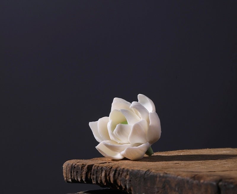 Elegance in Bloom: Handcrafted Ceramic Incense Holders with White Magnolia and Jasmine – Petite Treasures for Tranquil Spaces and Thoughtful Gifts - Simplidecor