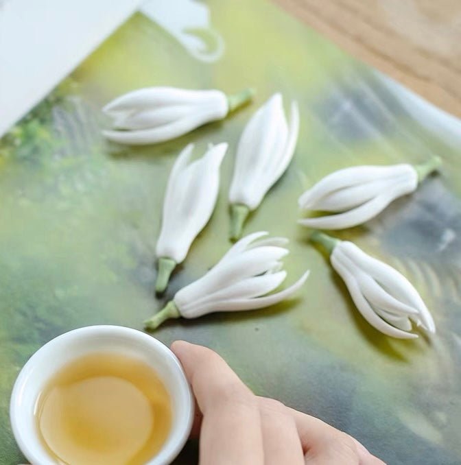 Elegance in Bloom: Handcrafted Ceramic Incense Holders with White Magnolia and Jasmine – Petite Treasures for Tranquil Spaces and Thoughtful Gifts - Simplidecor