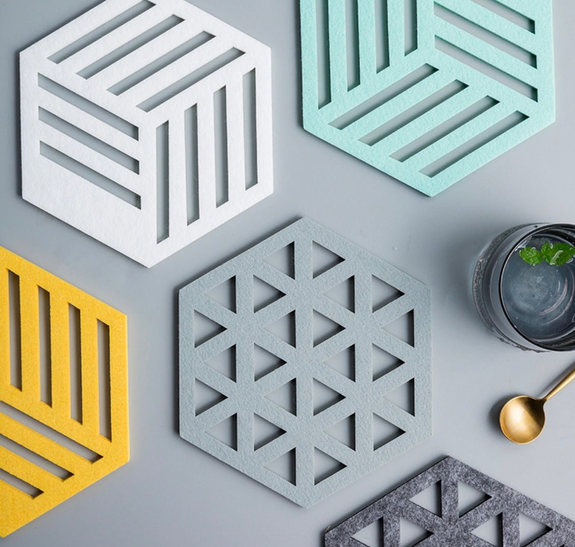 Elevate Everyday Dining with our Stylish Felt Coasters and Pot Holders Set: Mordant Hues, Chic Cut - Out Patterns. Practical and Decorative Delights for Your Dining Experience! - Simplidecor