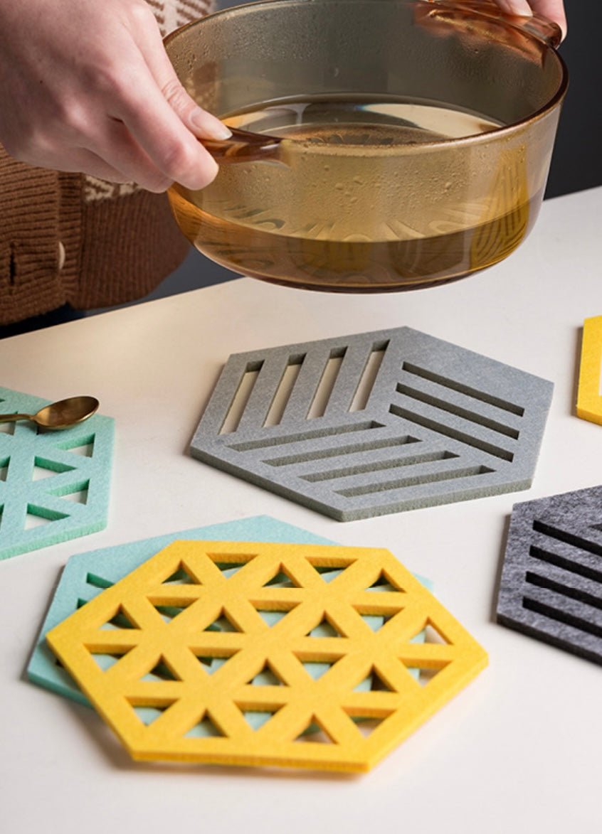 Elevate Everyday Dining with our Stylish Felt Coasters and Pot Holders Set: Mordant Hues, Chic Cut - Out Patterns. Practical and Decorative Delights for Your Dining Experience! - Simplidecor