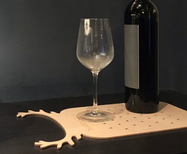 Elevate Your Christmas Decor with Stylish Reindeer Felt Table Mats: Versatile, Minimalist, and Charming Gifts in Green, Black, and Beige. Add a Touch of Holiday Magic to Your Table - Simplidecor