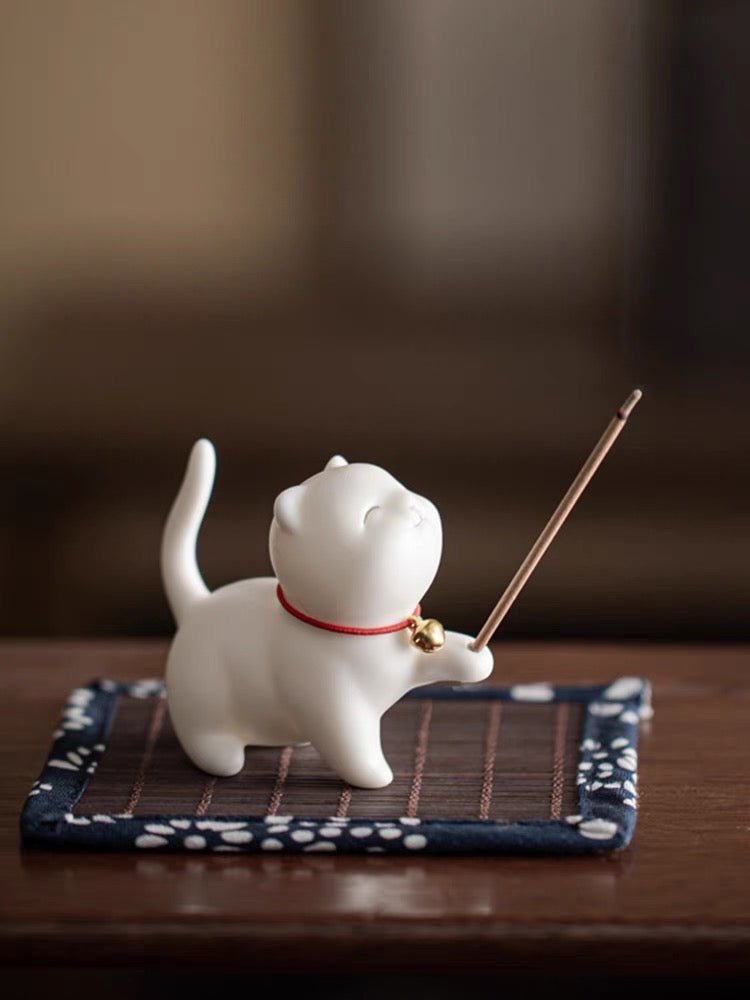 Elevate Your Space with Tranquility: White Jade Handcrafted Ceramic Cat Incense Holder – Ideal for Home and Study Décor, a Perfect Gift - Simplidecor
