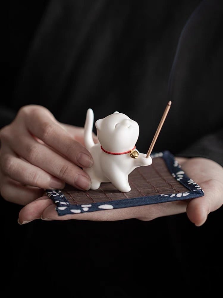Elevate Your Space with Tranquility: White Jade Handcrafted Ceramic Cat Incense Holder – Ideal for Home and Study Décor, a Perfect Gift - Simplidecor