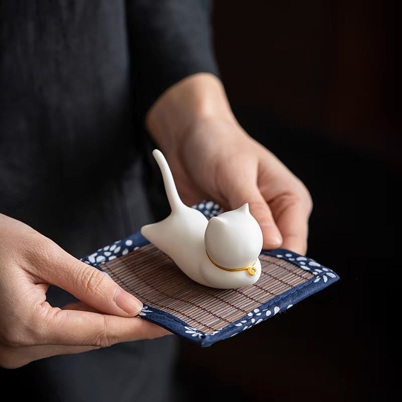 Elevate Your Space with Tranquility: White Jade Handcrafted Ceramic Cat Incense Holder – Ideal for Home and Study Décor, a Perfect Gift - Simplidecor