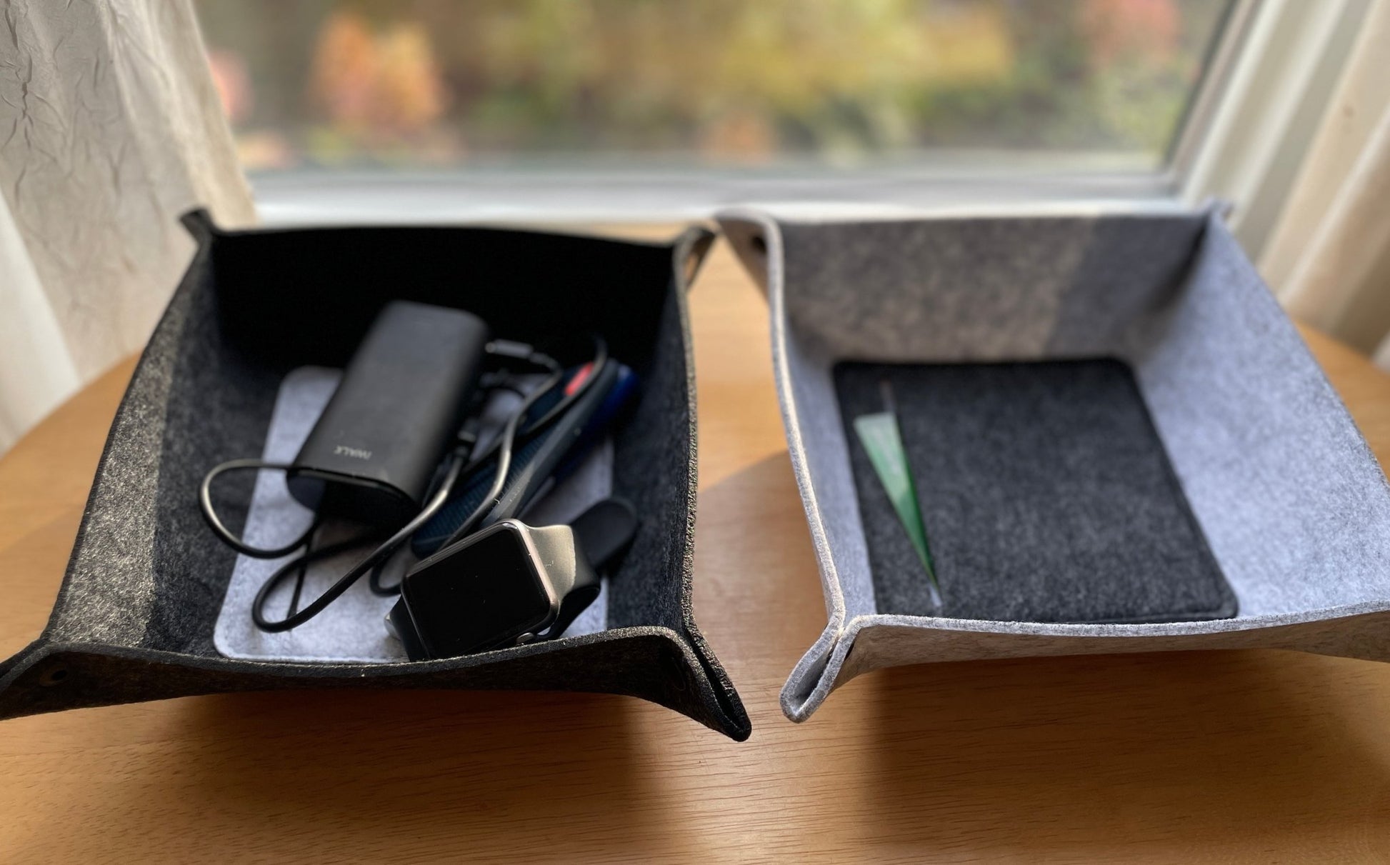 Elevate Your Workspace with our Button - Assembled Felt Desktop Storage Box: Clever Design in Light and Dark Gray, Concealed Pocket for Cards and Keys. Simplify and Organize with Ease! - Simplidecor