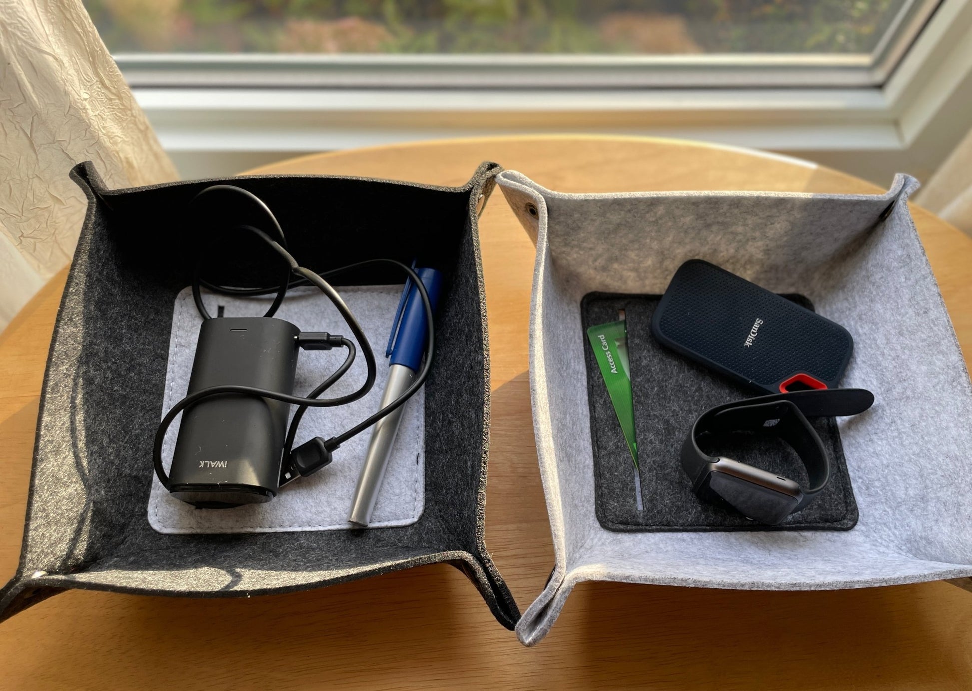 Elevate Your Workspace with our Button - Assembled Felt Desktop Storage Box: Clever Design in Light and Dark Gray, Concealed Pocket for Cards and Keys. Simplify and Organize with Ease! - Simplidecor