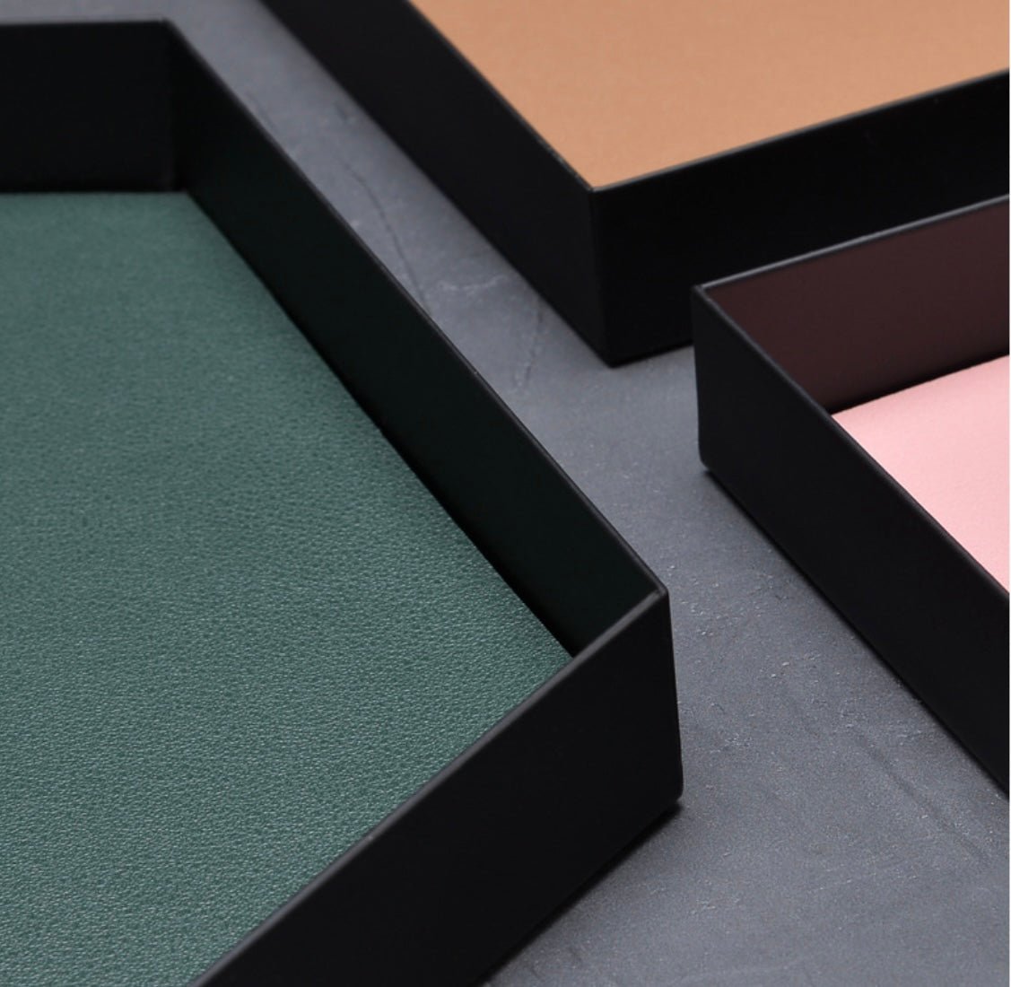 Enhance Your Home Decor with the Stylish Luxury of our Morandi Tray – Geometric Leather and Metal Design for Elegant Organization and a Perfect Gift! - Simplidecor