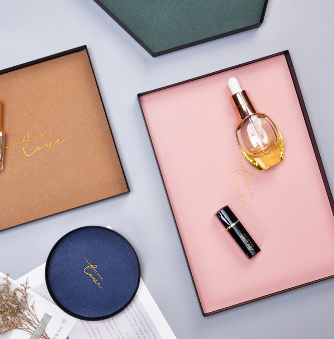 Enhance Your Home Decor with the Stylish Luxury of our Morandi Tray – Geometric Leather and Metal Design for Elegant Organization and a Perfect Gift! - Simplidecor