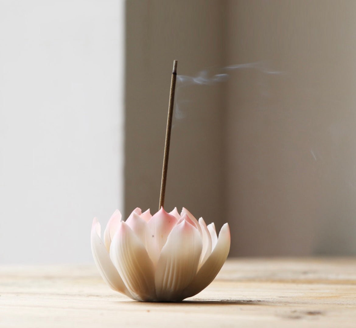 Handcrafted Elegance: Ceramic Chrysanthemum and Lotus Incense Holder – A Tranquil Touch for Stylish Home Decor and Unique Gift Selection - Simplidecor