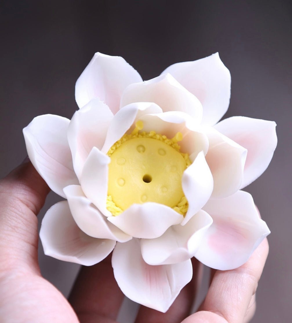 Handcrafted Elegance: Ceramic Chrysanthemum and Lotus Incense Holder – A Tranquil Touch for Stylish Home Decor and Unique Gift Selection - Simplidecor
