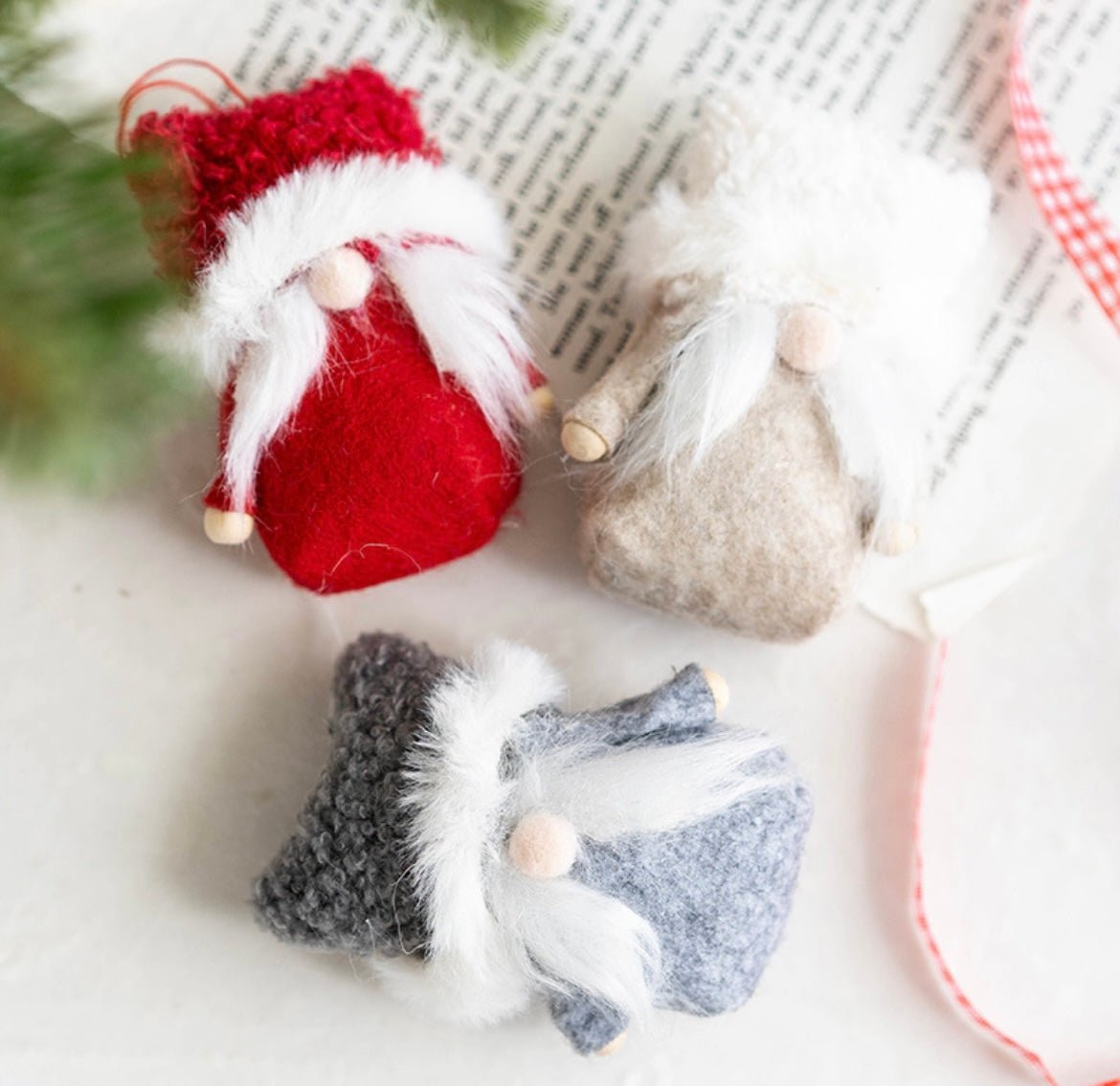 Handmade Gnomes: Whimsical Felt and Knitted Creations for Festive Joy and Childlike Wonder - Simplidecor