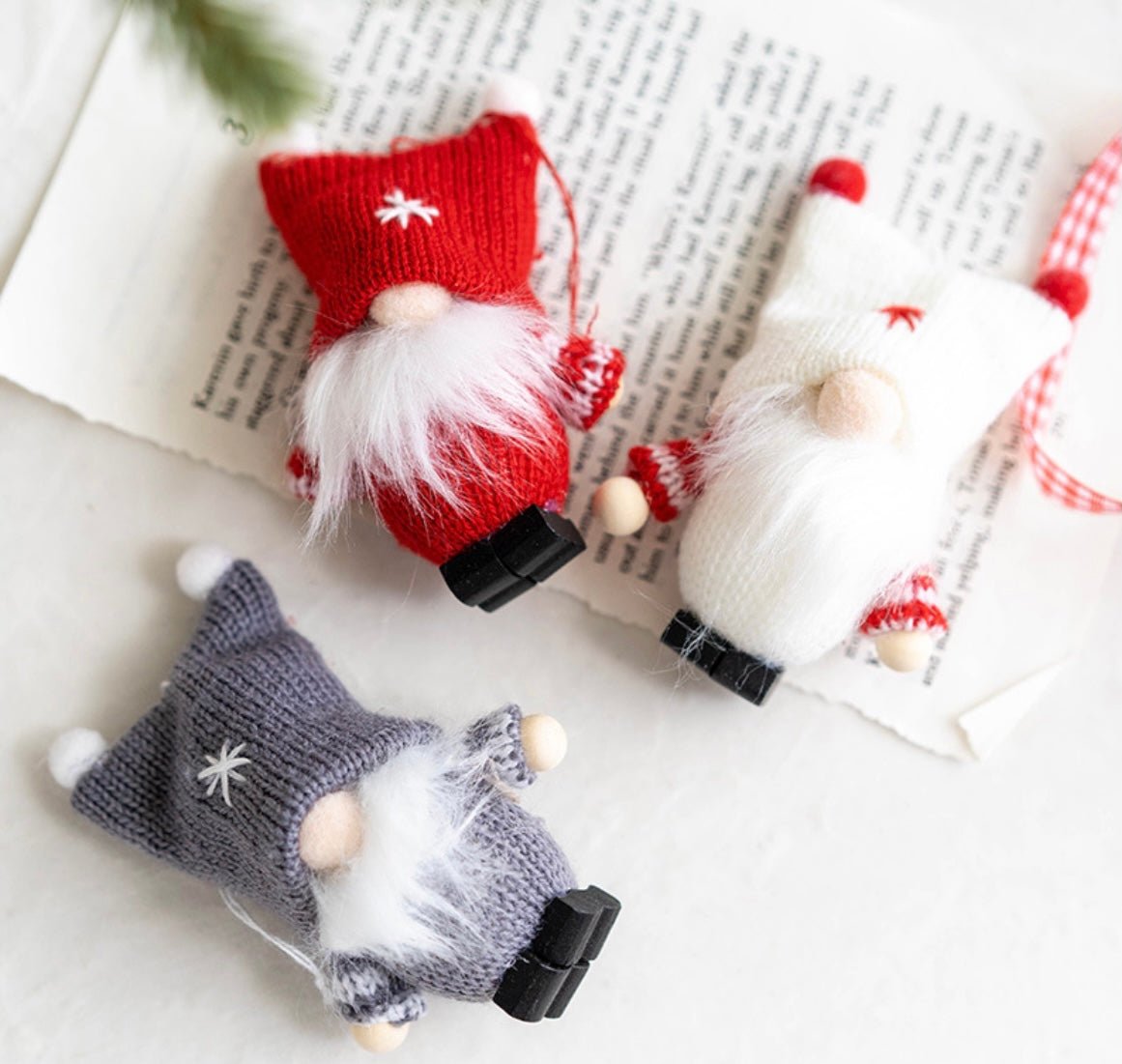 Handmade Gnomes: Whimsical Felt and Knitted Creations for Festive Joy and Childlike Wonder - Simplidecor