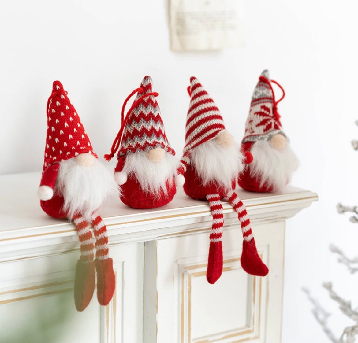 Handmade Knitted Fabric Gnomes: Joyful and Minimalist Holiday Gifts with Adorable Design - Simplidecor
