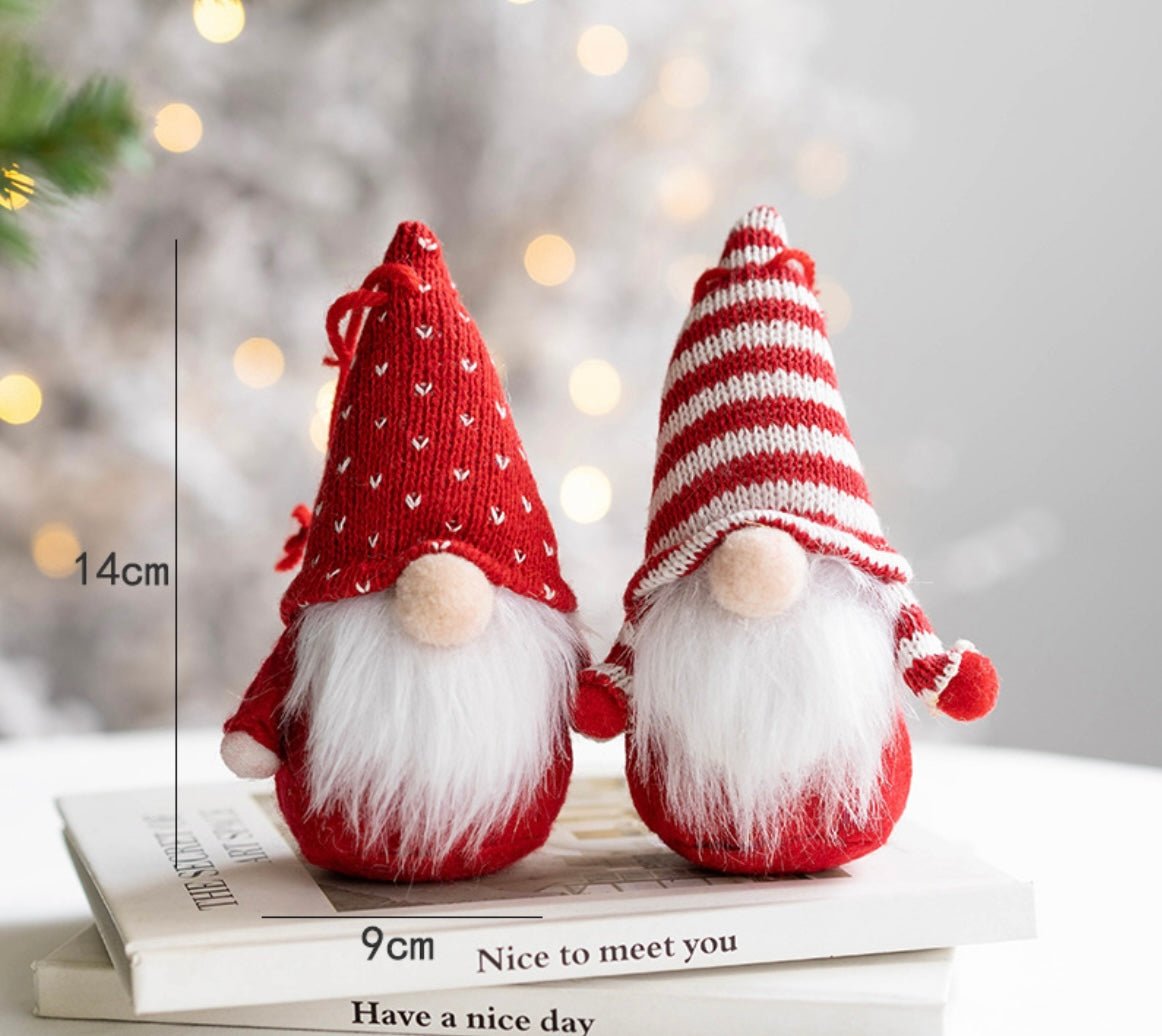 Handmade Knitted Fabric Gnomes: Joyful and Minimalist Holiday Gifts with Adorable Design - Simplidecor