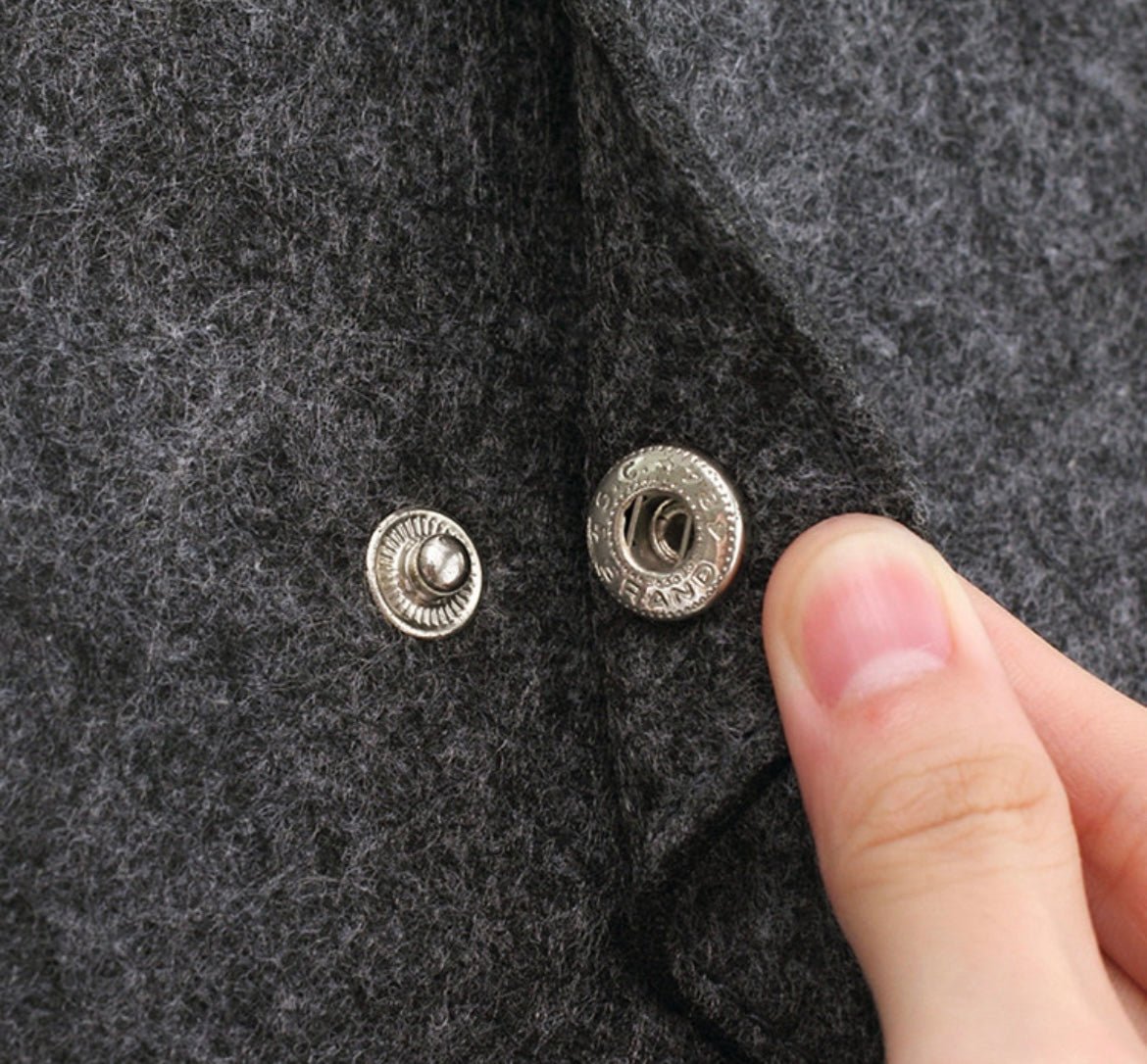 Organize in Style: Felt Storage Pouch for Documents and IDs in Light or Dark Gray. A Stylish Gift for Tidy Living! - Simplidecor