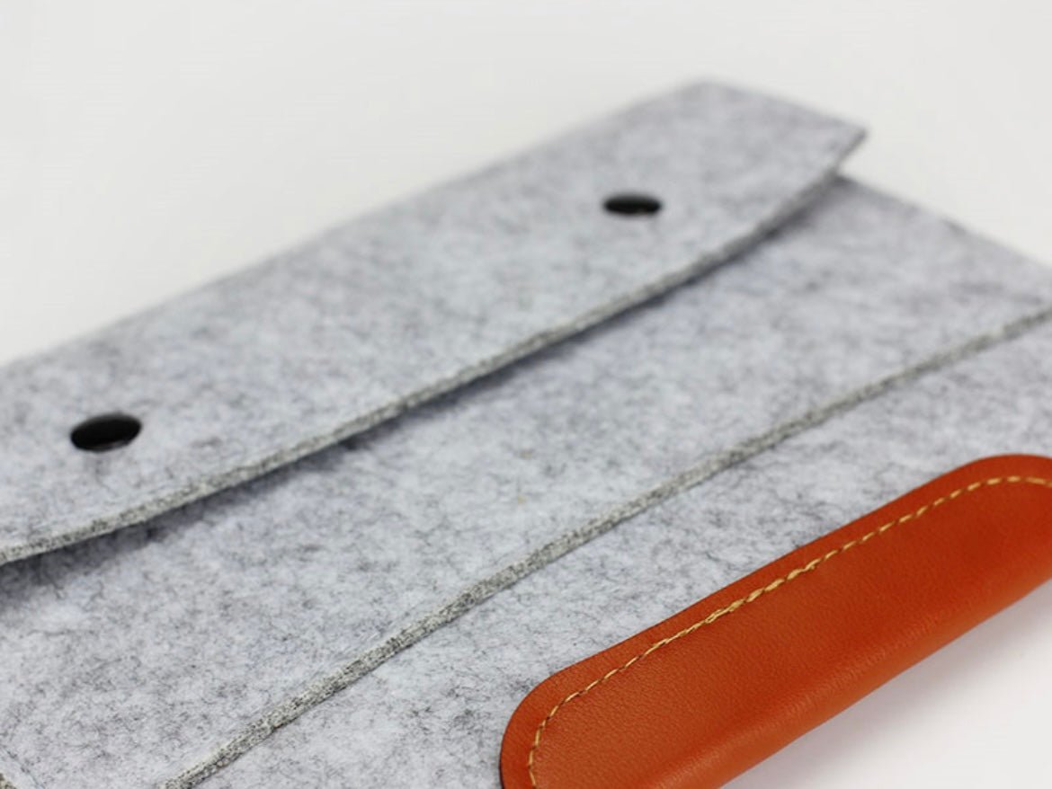 Organize in Style: Felt Storage Pouch for Documents and IDs in Light or Dark Gray. A Stylish Gift for Tidy Living! - Simplidecor