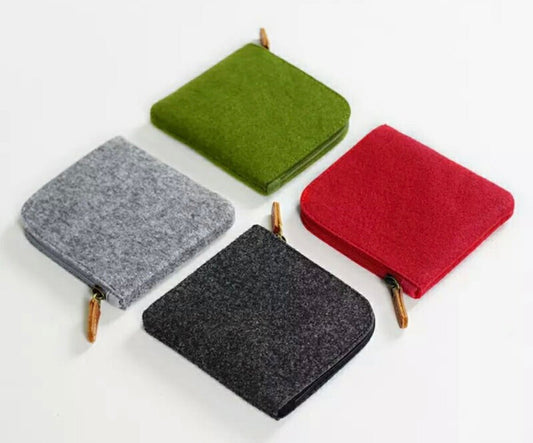 Simplify On - the - Go Living with our Mini Felt Purse: Compact, Stylish, and Versatile. Perfect for Organizing Keys, Coins, and Cards. Effortless Convenience in Your Pocket! - Simplidecor
