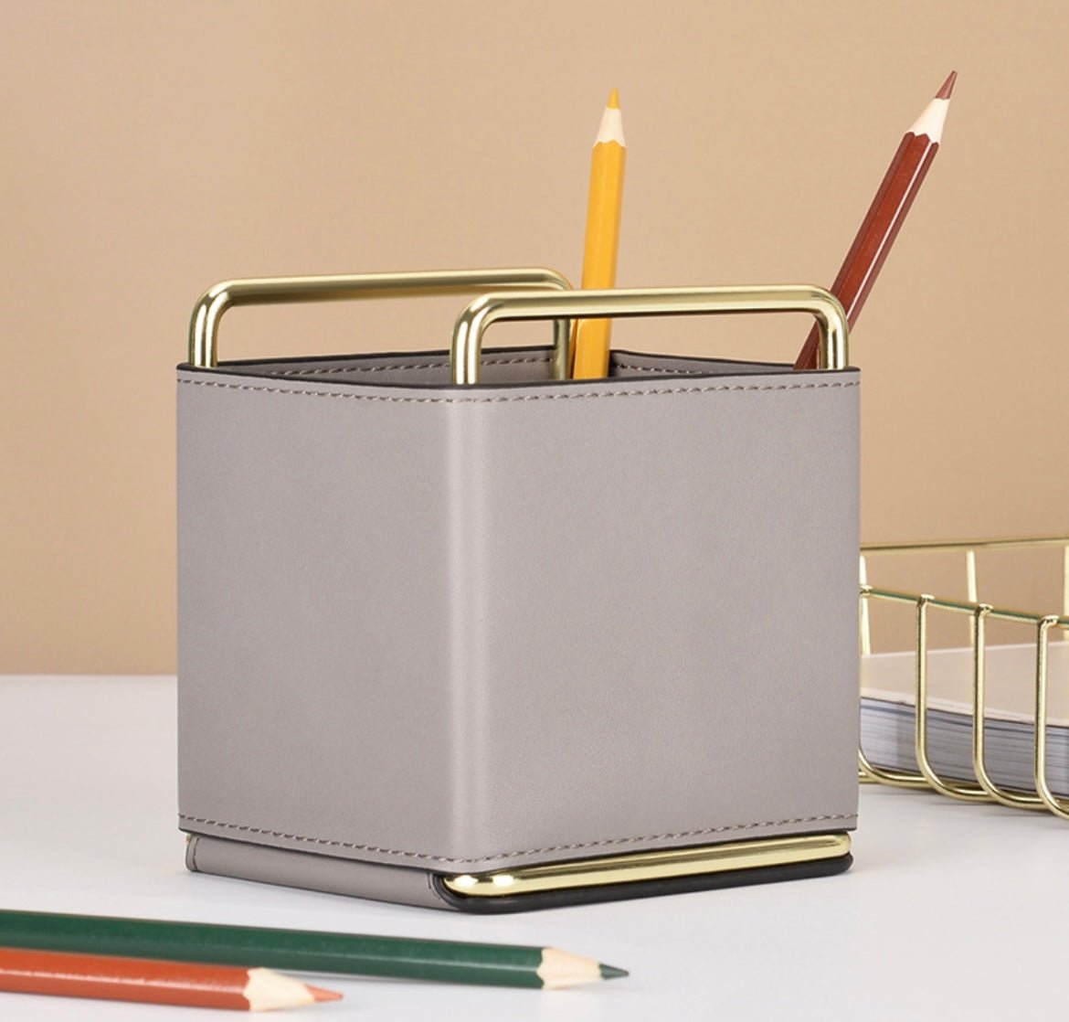 Simplistic Storage Box: Leather Strap, Golden Steel Frame – Elevate Your Space with Understated Elegance! - Simplidecor