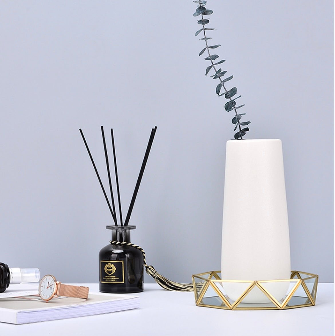 Sophisticated Glass and Gold Polygon Storage Tray: A Minimalist Statement for Modern Living - Simplidecor