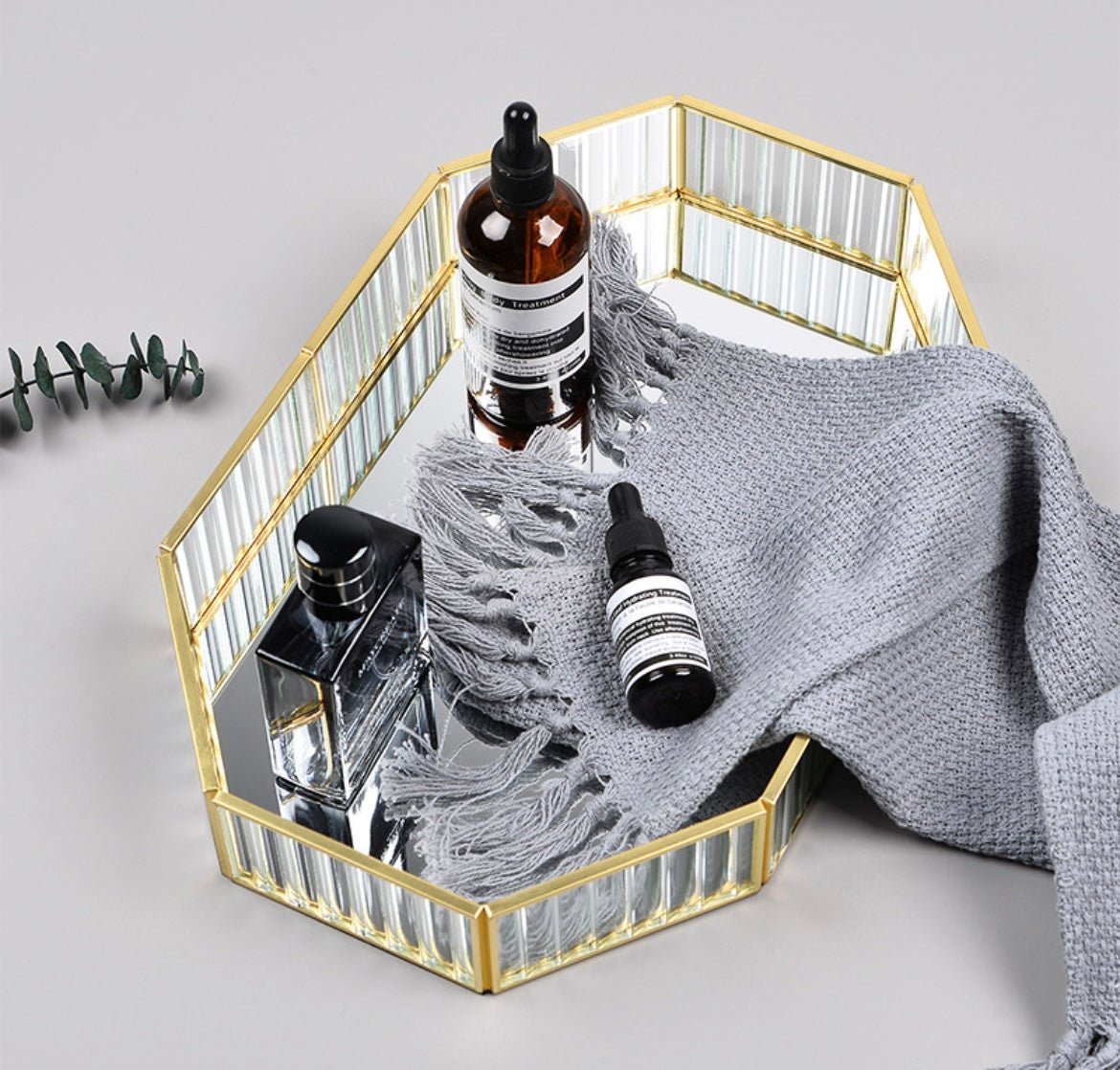 Sophisticated Glass Storage Tray: Elevate Your Space with Minimalist Elegance - Simplidecor