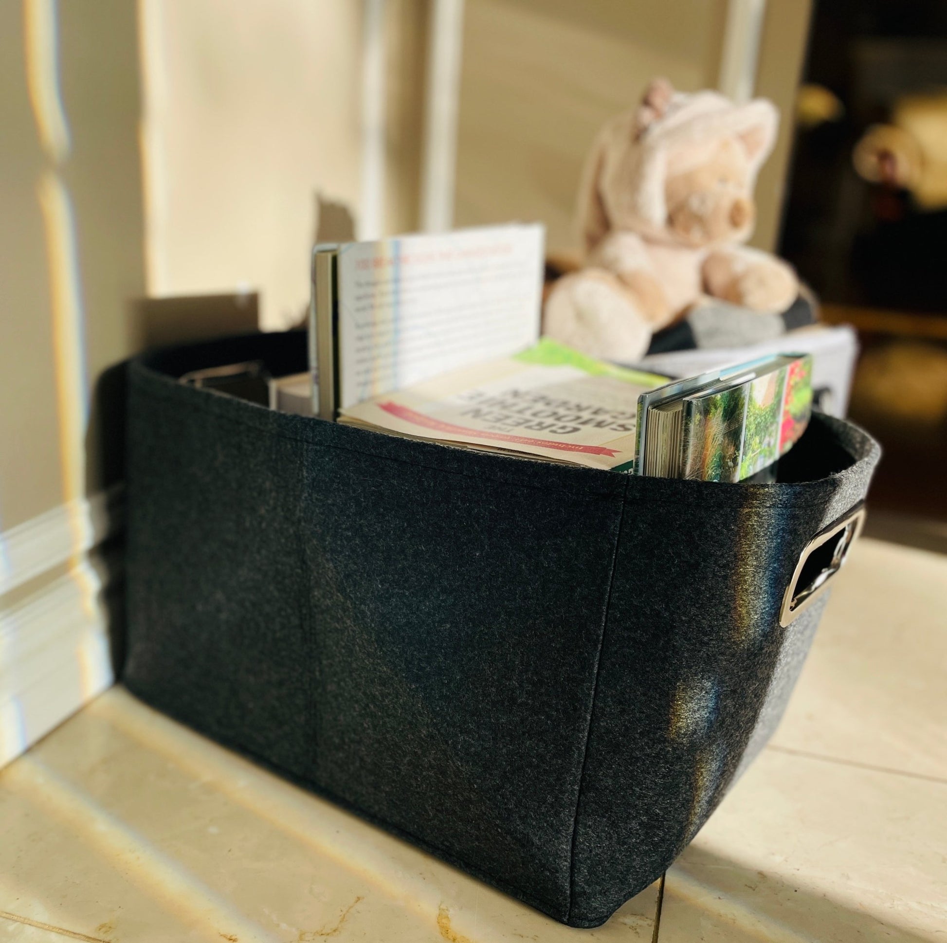 Spacious Foldable Felt Storage Basket with Metal Handle for Easy Care. Perfect for Laundry, Toys, and Closet Storage. Elevate Your Home with Stylish and Functional Organization - Simplidecor