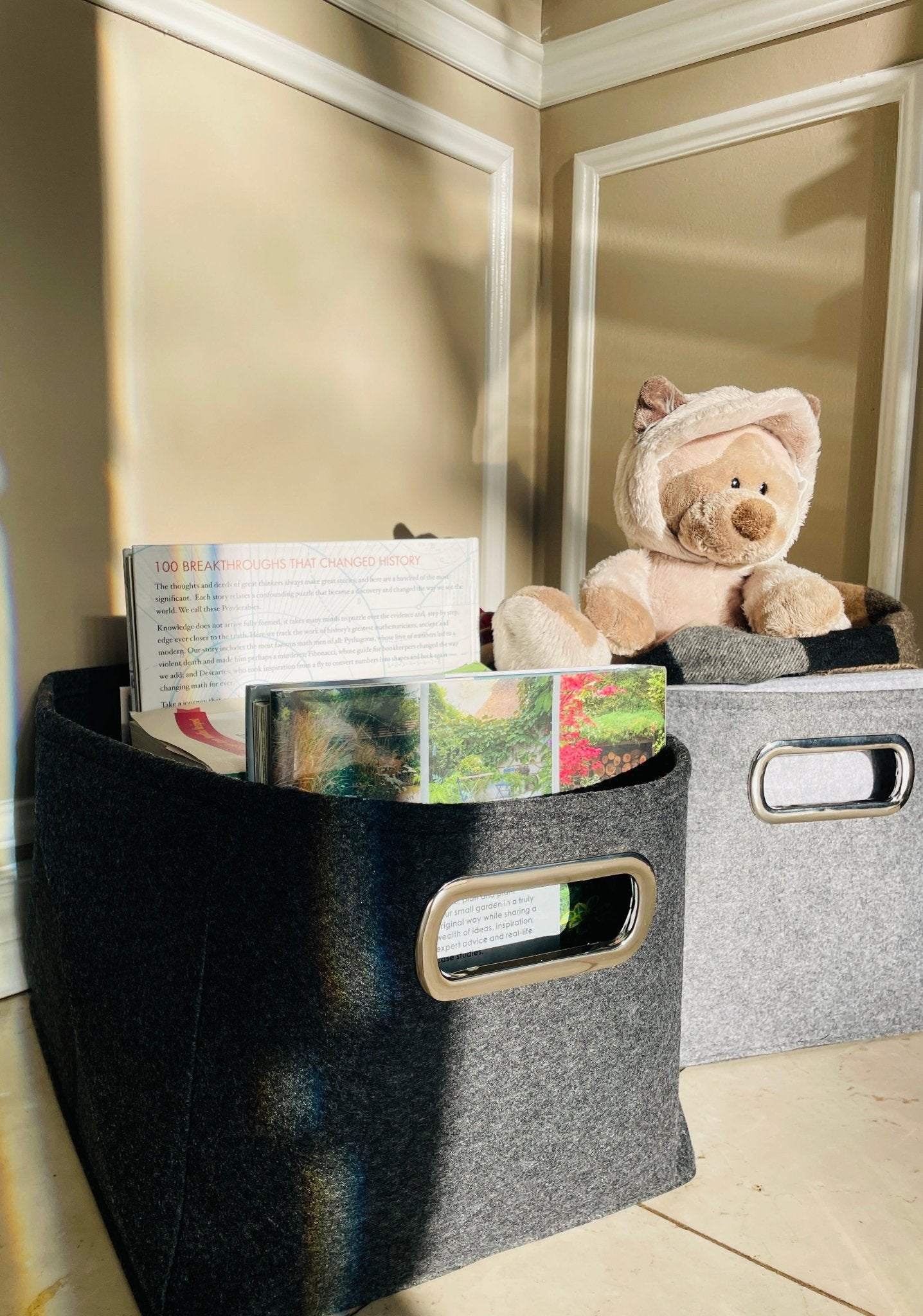 Spacious Foldable Felt Storage Basket with Metal Handle for Easy Care. Perfect for Laundry, Toys, and Closet Storage. Elevate Your Home with Stylish and Functional Organization - Simplidecor