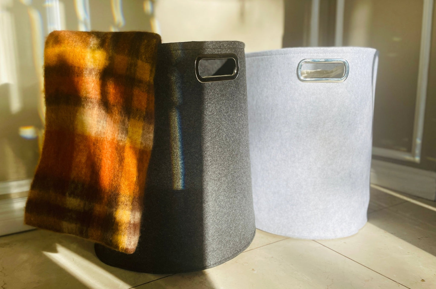 Spacious Foldable Felt Storage Basket with Metal Handle for Easy Care. Perfect for Laundry, Toys, and Closet Storage. Elevate Your Home with Stylish and Functional Organization - Simplidecor